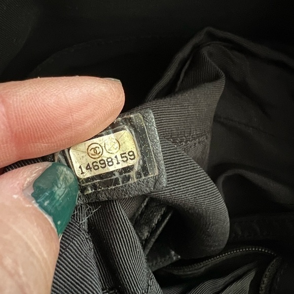 CHANEL Authentic Calfskin Leather Quilted Chain Tote Tan Medium - Picture 12 of 16